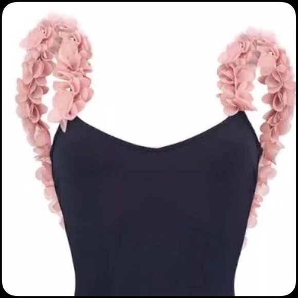 🆑Brazilian Cut One Piece w/Flowers - Picture 4 of 6